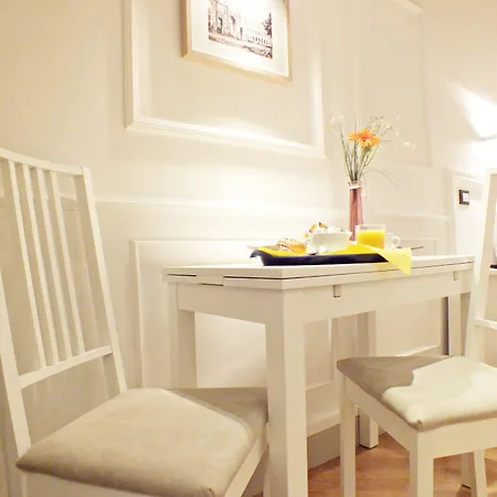 多莫斯伊司特酒店 3*