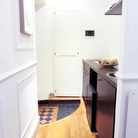 Domus Ester Konukevi Roma