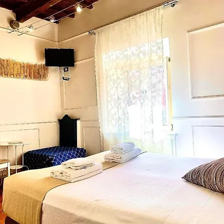 Konukevi Domus Ester 3*