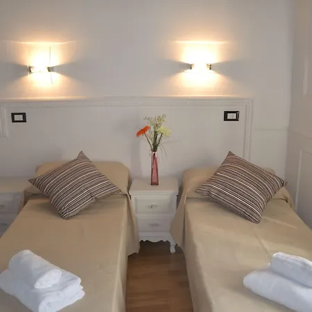 Domus Ester Gasthuis 3*