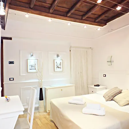 Domus Ester 3*