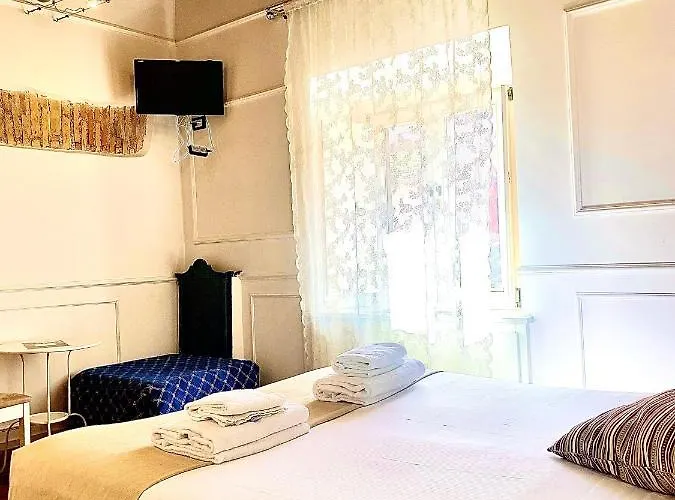 Πανσιόν Domus Ester 3*