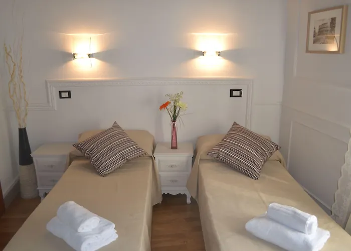 Domus Ester Guest house 3*