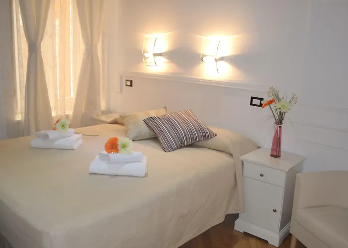 Domus Ester Guest house 3*