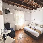 Πανσιόν Domus Ester 3*