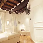 Domus Ester Πανσιόν 3*
