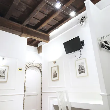 Casa de hóspedes Domus Ester 3*